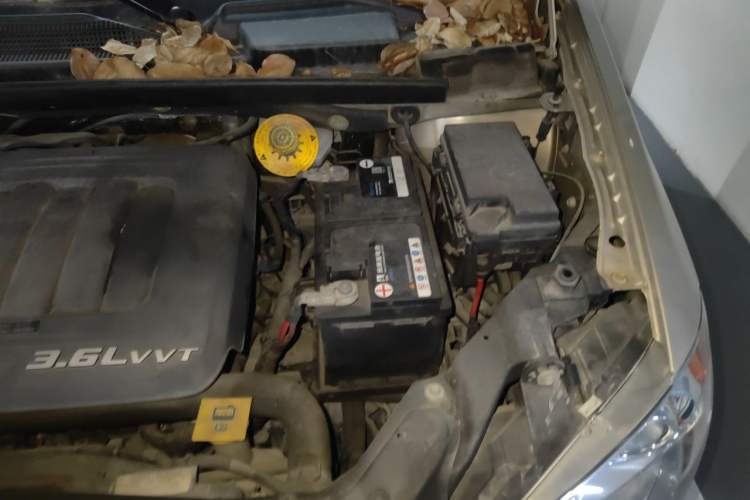 Used Chrysler Grand Voyager 2014 3.6L Comfort Edition Engine Bay Left