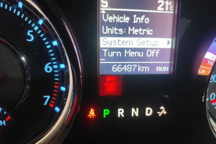 Used Chrysler Grand Voyager 2014 3.6L Comfort Edition Odometer Close Up
