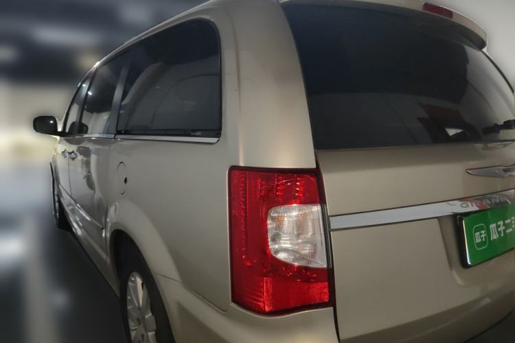 Used Chrysler Grand Voyager 2014 3.6L Comfort Edition Rear Left 45 Deg