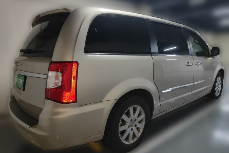Used Chrysler Grand Voyager 2014 3.6L Comfort Edition Rear Right 45 Deg