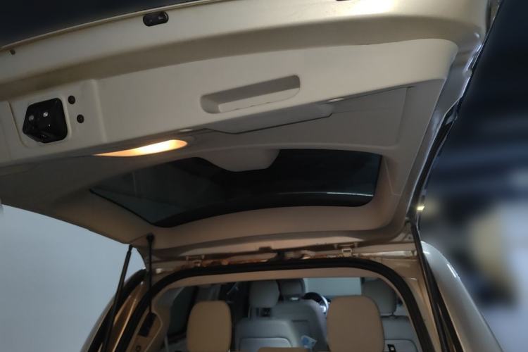 Used Chrysler Grand Voyager 2014 3.6L Comfort Edition Trunk