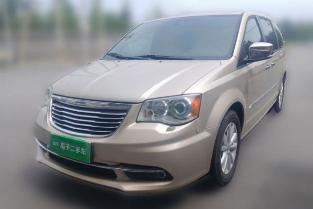 Ojetý Chrysler Grand Voyager 2014 Automatic 3.6-liter 6-seater parallel import