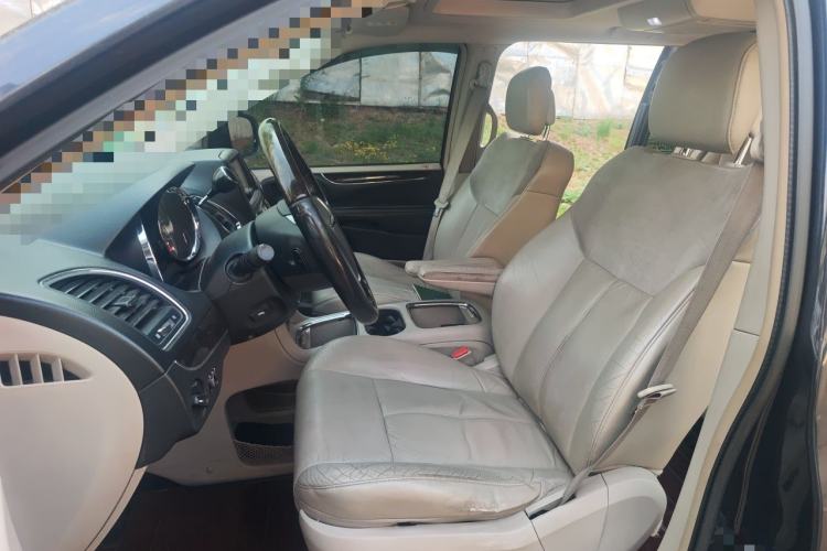 Used Chrysler Grand Voyager 2014 3.6L Comfort Edition Left Front Seat