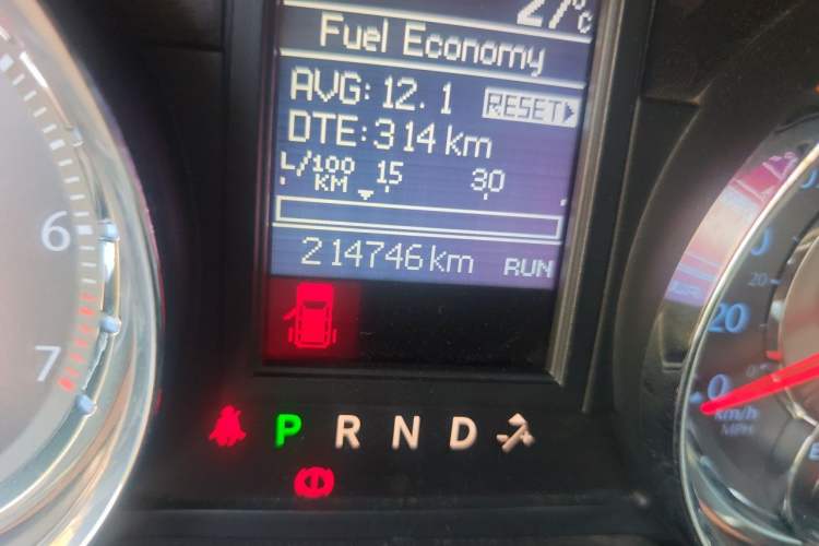 Used Chrysler Grand Voyager 2014 3.6L Comfort Edition Odometer Close Up