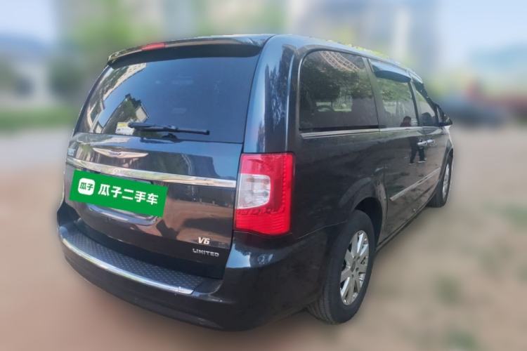 Used Chrysler Grand Voyager 2014 3.6L Comfort Edition Rear Right 45 Deg