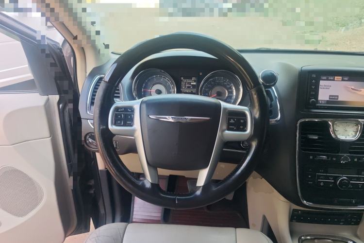 Used Chrysler Grand Voyager 2014 3.6L Comfort Edition Steering Wheel
