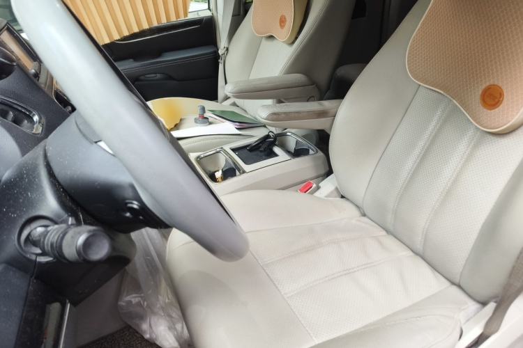 Used Chrysler Grand Voyager 2014 3.6L Comfort Edition Left Front Seat