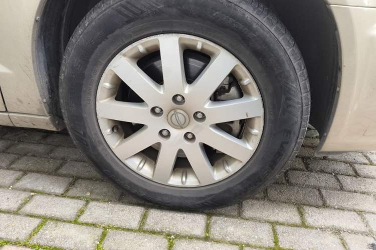 Used Chrysler Grand Voyager 2014 3.6L Comfort Edition Right Front Wheel Hub