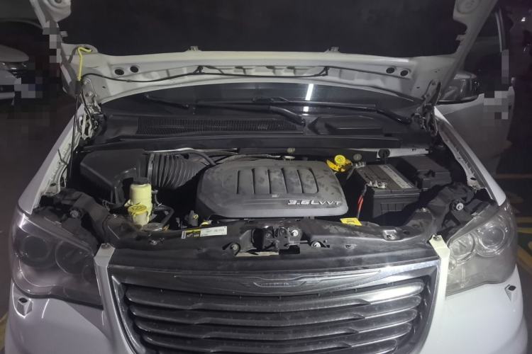 Used Chrysler Grand Voyager 2014 3.6L Comfort Edition Engine Bay