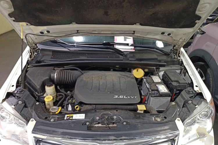 Used Chrysler Grand Voyager 2014 3.6L Comfort Edition Engine Bay