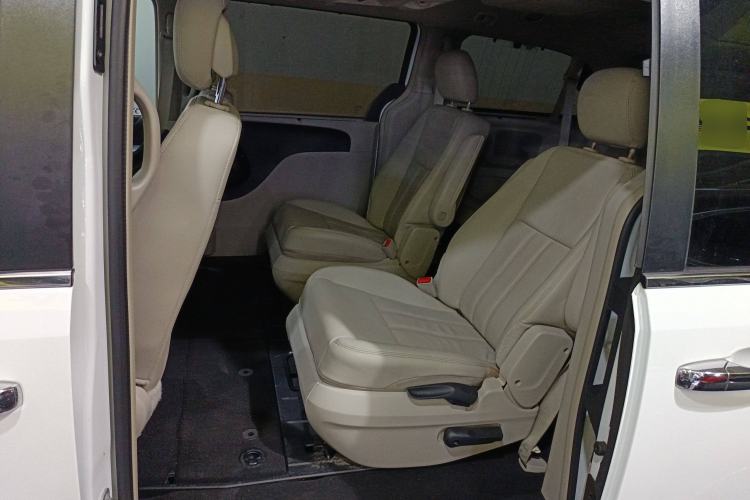 Used Chrysler Grand Voyager 2014 3.6L Comfort Edition Left Rear Seat