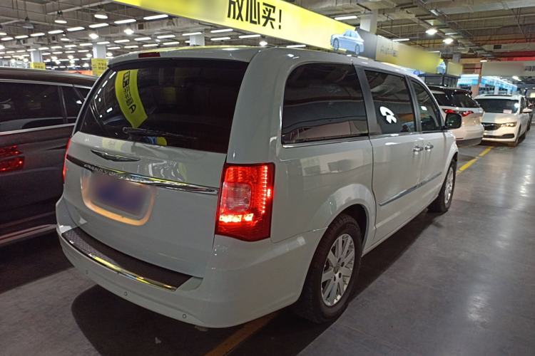Used Chrysler Grand Voyager 2014 3.6L Comfort Edition Rear Right 45 Deg