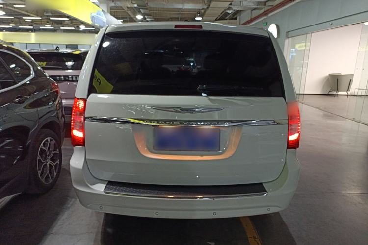 Used Chrysler Grand Voyager 2014 3.6L Comfort Edition Rear