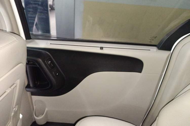 Used Chrysler Grand Voyager 2014 3.6L Comfort Edition Right Rear Door Interior