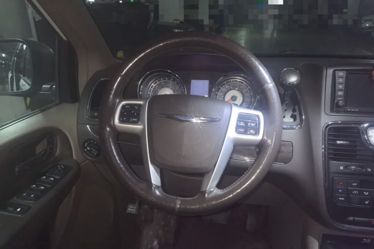 Used Chrysler Grand Voyager 2014 3.6L Comfort Edition Steering Wheel