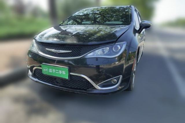 Used Chrysler Grand Voyager 2017 3.6L Premium Edition