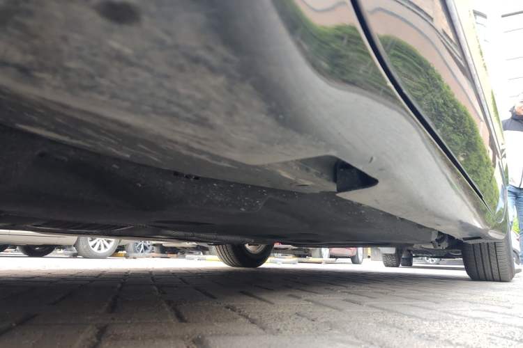 Used Chrysler Grand Voyager 2017 3.6L Premium Edition Chassis Front Left