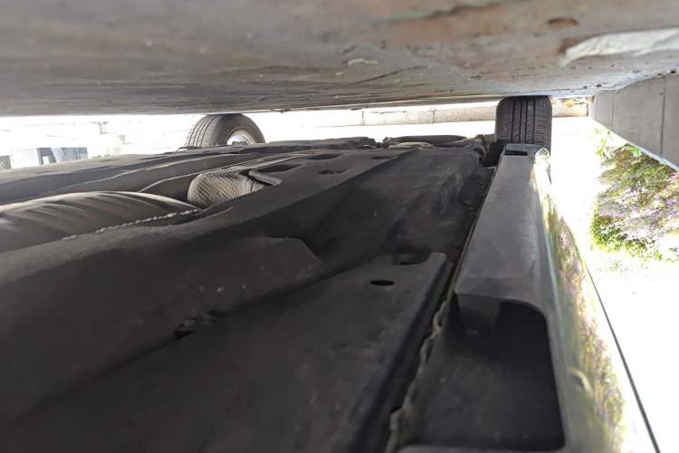Used Chrysler Grand Voyager 2017 3.6L Premium Edition Chassis Front Right
