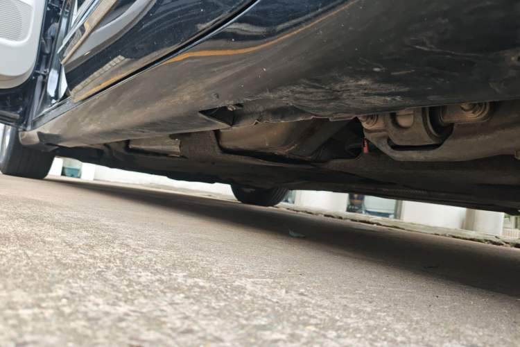 Used Chrysler Grand Voyager 2017 3.6L Premium Edition Chassis Rear Left