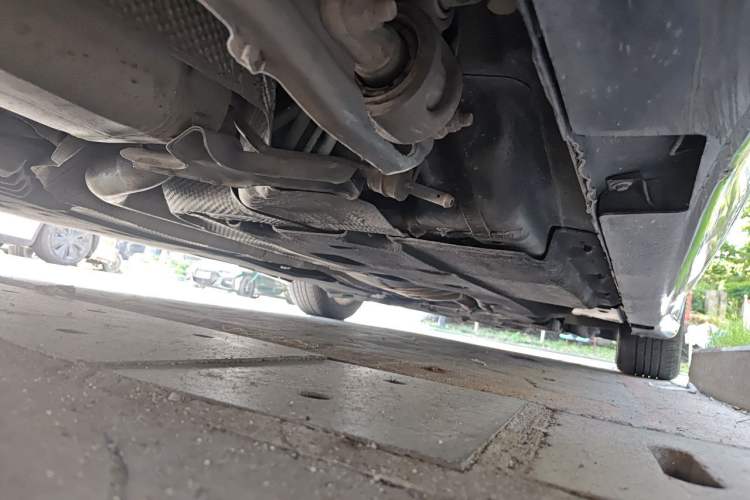Used Chrysler Grand Voyager 2017 3.6L Premium Edition Chassis Rear Right