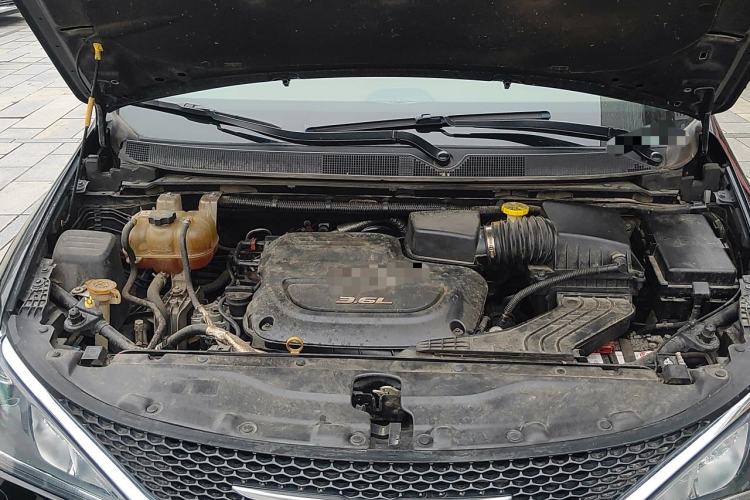 Used Chrysler Grand Voyager 2017 3.6L Premium Edition Engine Bay