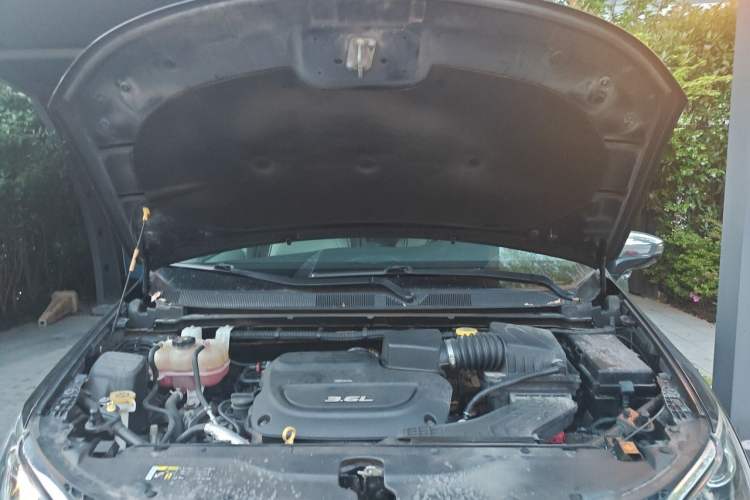 Used Chrysler Grand Voyager 2017 3.6L Premium Edition Engine Bay