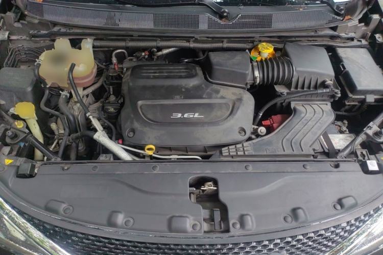 Used Chrysler Grand Voyager 2017 3.6L Premium Edition Engine Bay