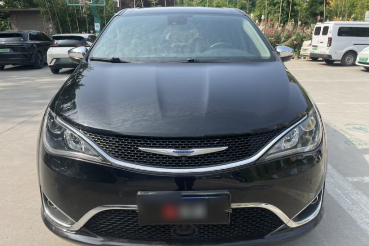 Used Chrysler Grand Voyager 2017 3.6L Premium Edition Exterior 1