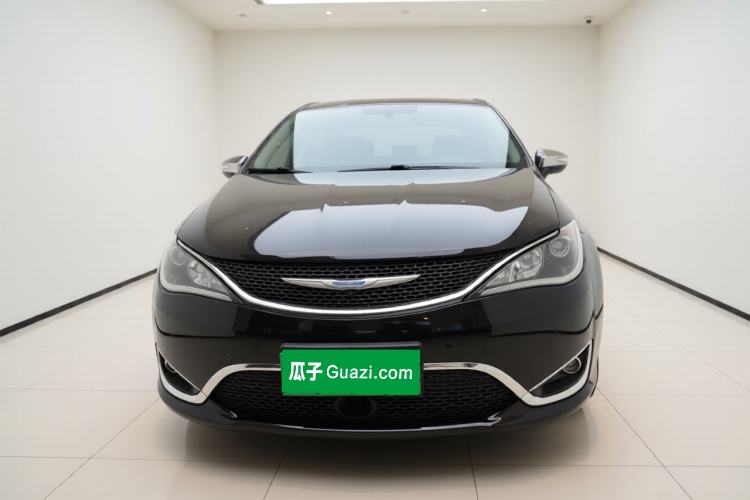 Used Chrysler Grand Voyager 2017 3.6L Premium Edition Exterior 1