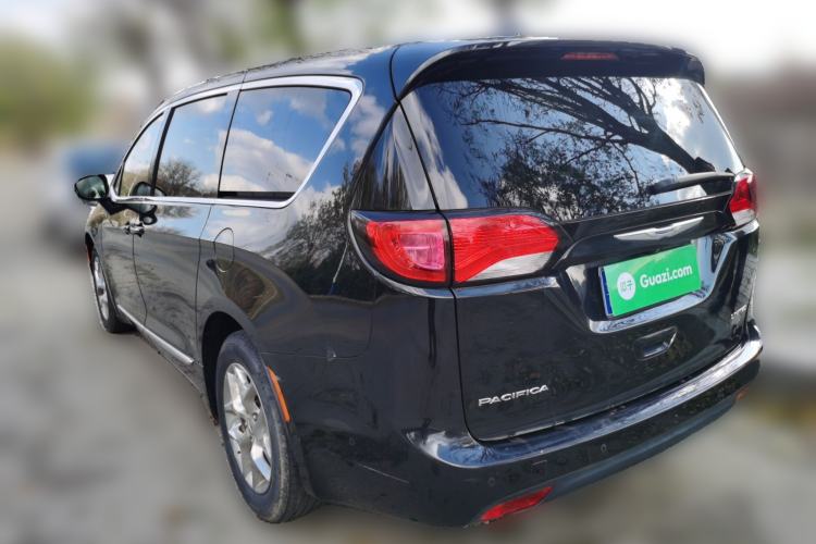 Used Chrysler Grand Voyager 2017 3.6L Premium Edition Exterior 3