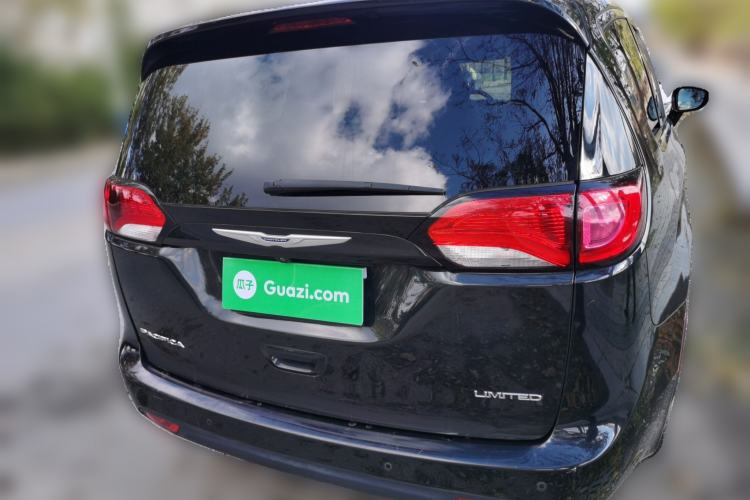 Used Chrysler Grand Voyager 2017 3.6L Premium Edition Exterior 4