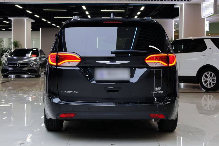 Used Chrysler Grand Voyager 2017 3.6L Premium Edition Exterior 4