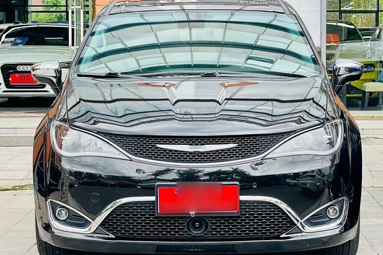 Used Chrysler Grand Voyager 2017 3.6L Premium Edition Exterior 5