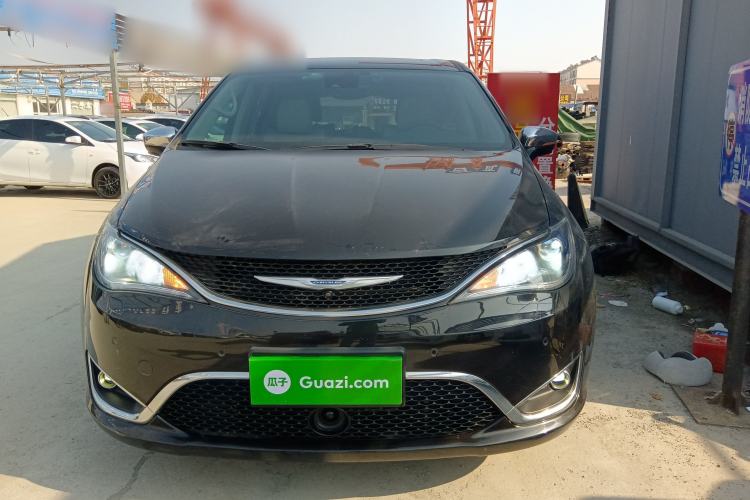 Used Chrysler Grand Voyager 2017 3.6L Premium Edition Front