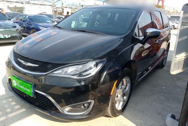 Used Chrysler Grand Voyager 2017 3.6L Premium Edition