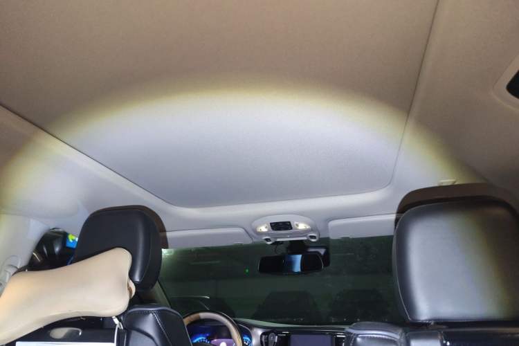 Used Chrysler Grand Voyager 2017 3.6L Premium Edition Headliner