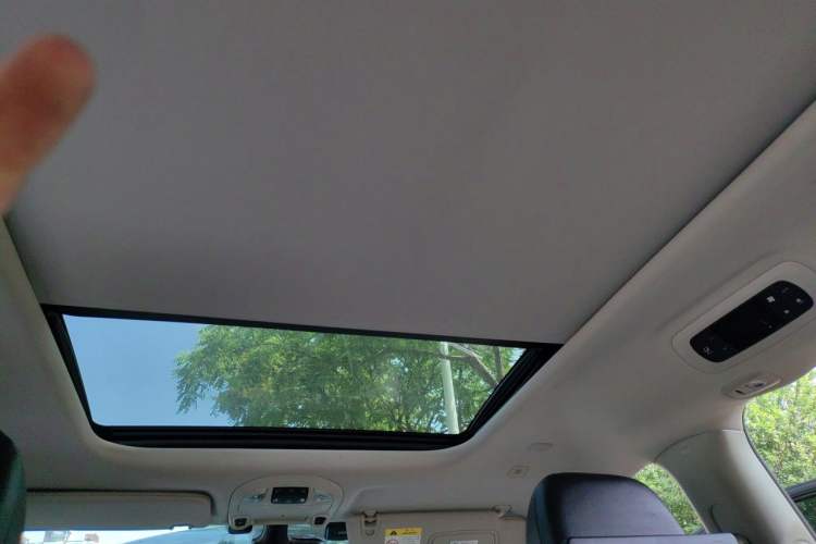 Used Chrysler Grand Voyager 2017 3.6L Premium Edition Headliner