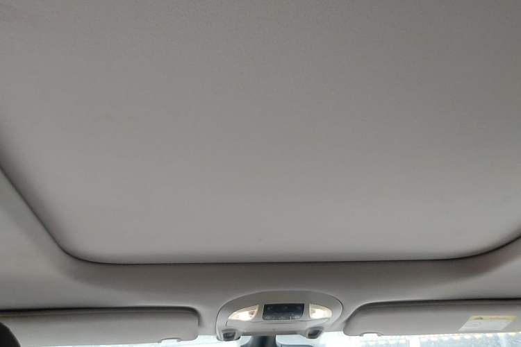Used Chrysler Grand Voyager 2017 3.6L Premium Edition Headliner
