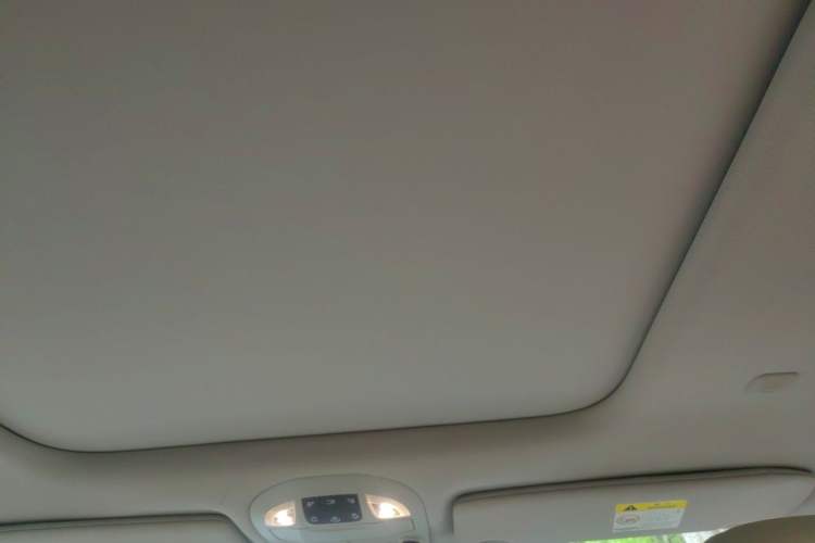 Used Chrysler Grand Voyager 2017 3.6L Premium Edition Headliner