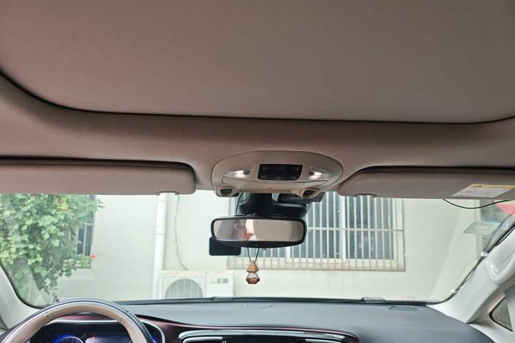 Used Chrysler Grand Voyager 2017 3.6L Premium Edition Headliner