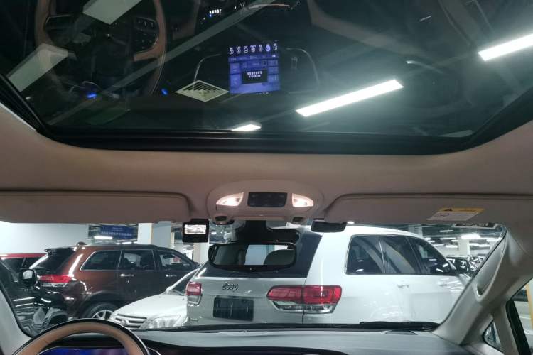 Used Chrysler Grand Voyager 2017 3.6L Premium Edition Headliner
