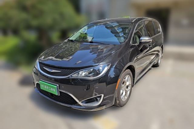 Used Chrysler Grand Voyager 2017 3.6L Premium Edition