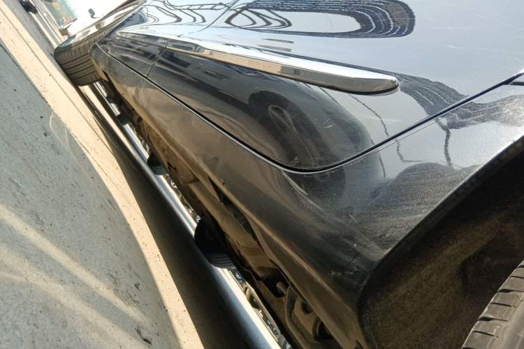 Used Chrysler Grand Voyager 2017 3.6L Premium Edition Left Side Sill