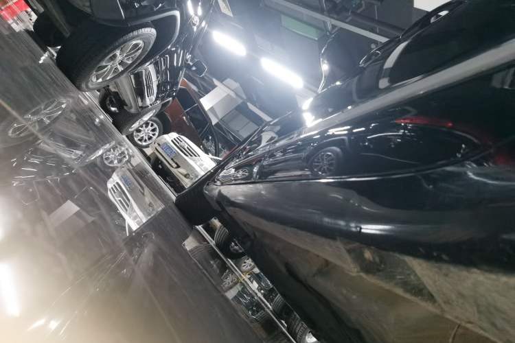 Used Chrysler Grand Voyager 2017 3.6L Premium Edition Left Side Sill