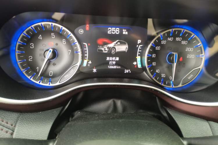 Used Chrysler Grand Voyager 2017 3.6L Premium Edition Odometer Close Up
