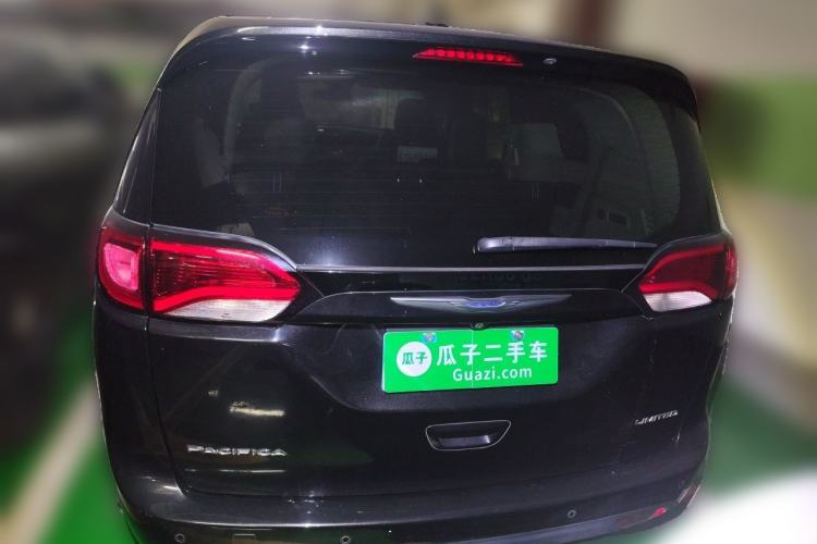 Used Chrysler Grand Voyager 2017 3.6L Premium Edition Rear