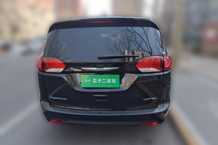 Used Chrysler Grand Voyager 2017 3.6L Premium Edition Rear