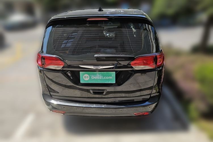 Used Chrysler Grand Voyager 2017 3.6L Premium Edition Rear