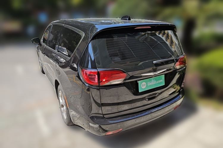 Used Chrysler Grand Voyager 2017 3.6L Premium Edition Rear Left 45 Deg