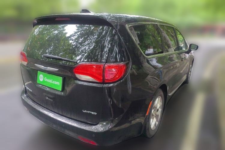 Used Chrysler Grand Voyager 2017 3.6L Premium Edition Rear Right 45 Deg
